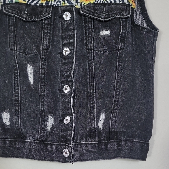 Sunflower Embroidered Black Denim Vest Size 10/12 XL Kids Girls Distressed Y2K - Picture 4 of 12